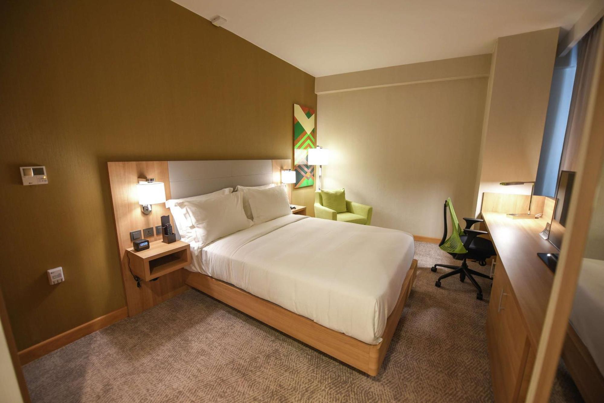 Hilton Garden Inn Кампала Екстер'єр фото