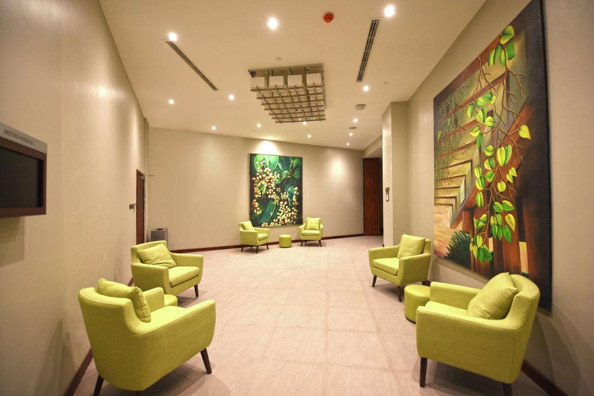Hilton Garden Inn Кампала Екстер'єр фото
