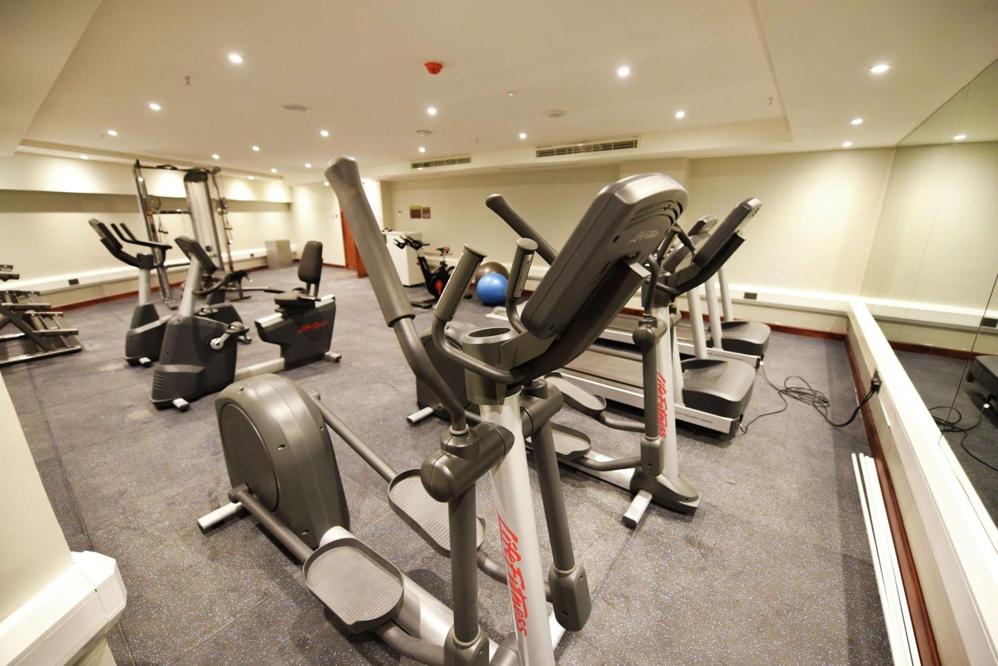 Hilton Garden Inn Кампала Екстер'єр фото