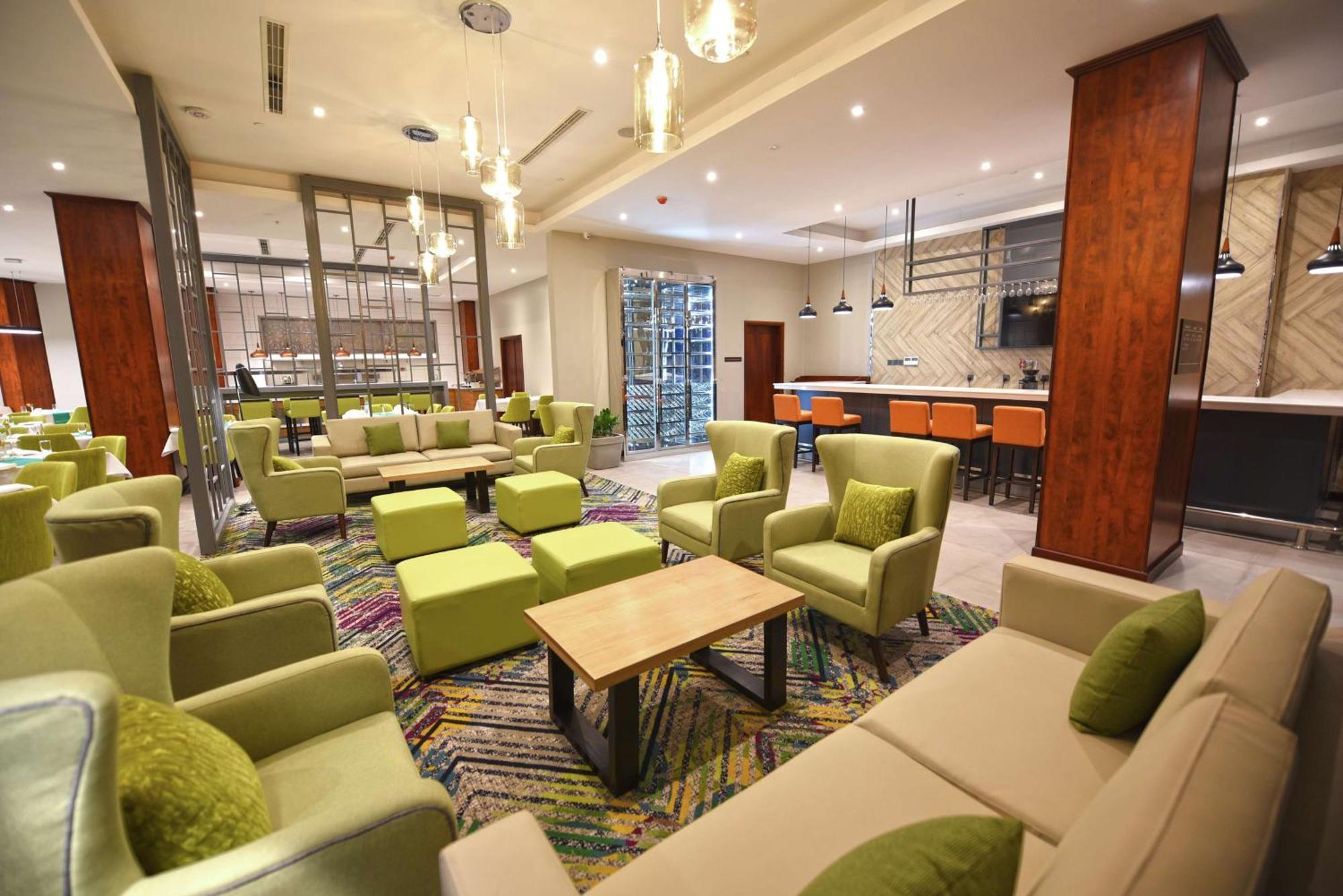 Hilton Garden Inn Кампала Екстер'єр фото