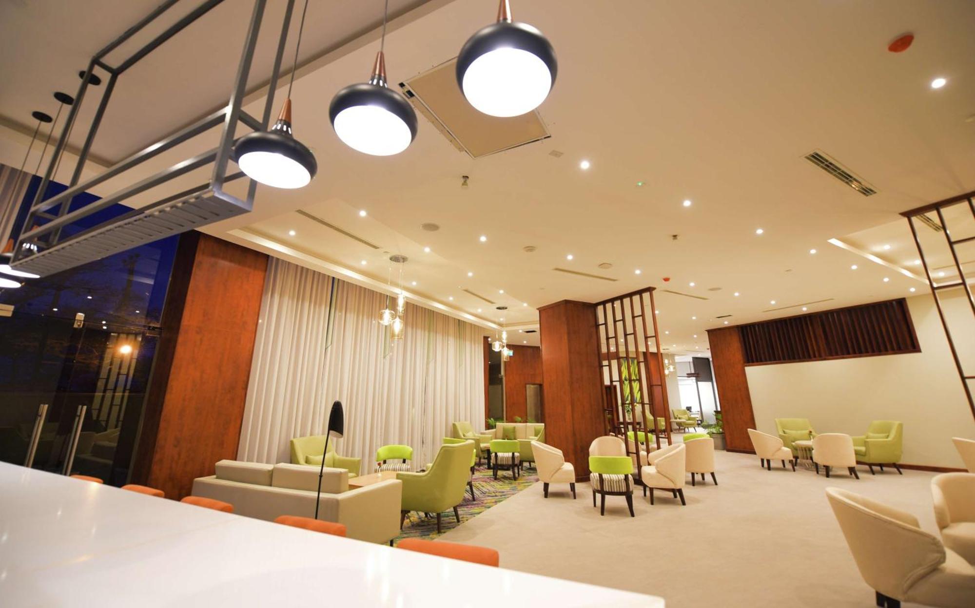 Hilton Garden Inn Кампала Екстер'єр фото