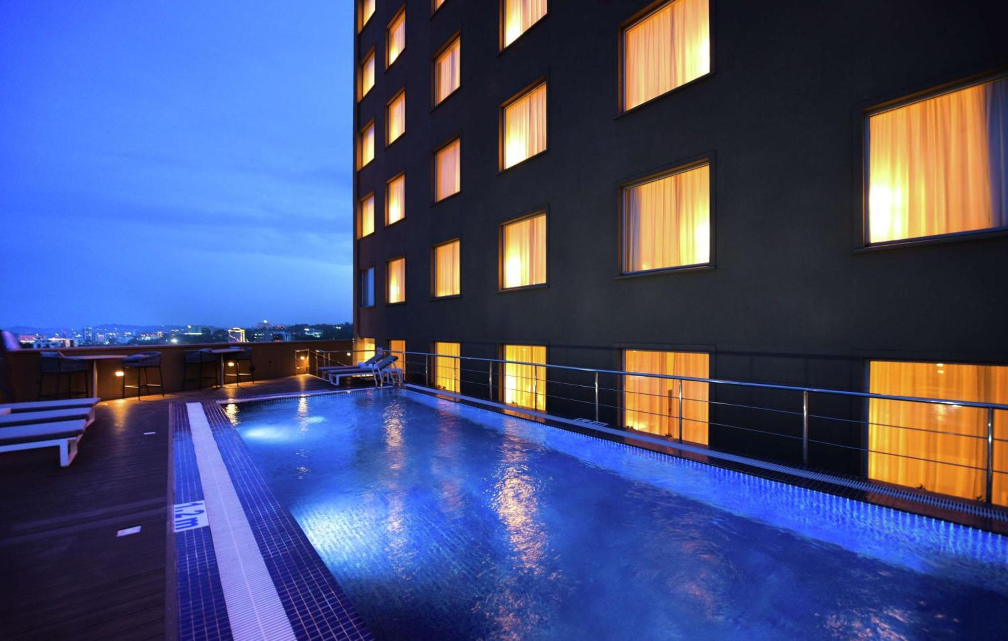 Hilton Garden Inn Кампала Екстер'єр фото