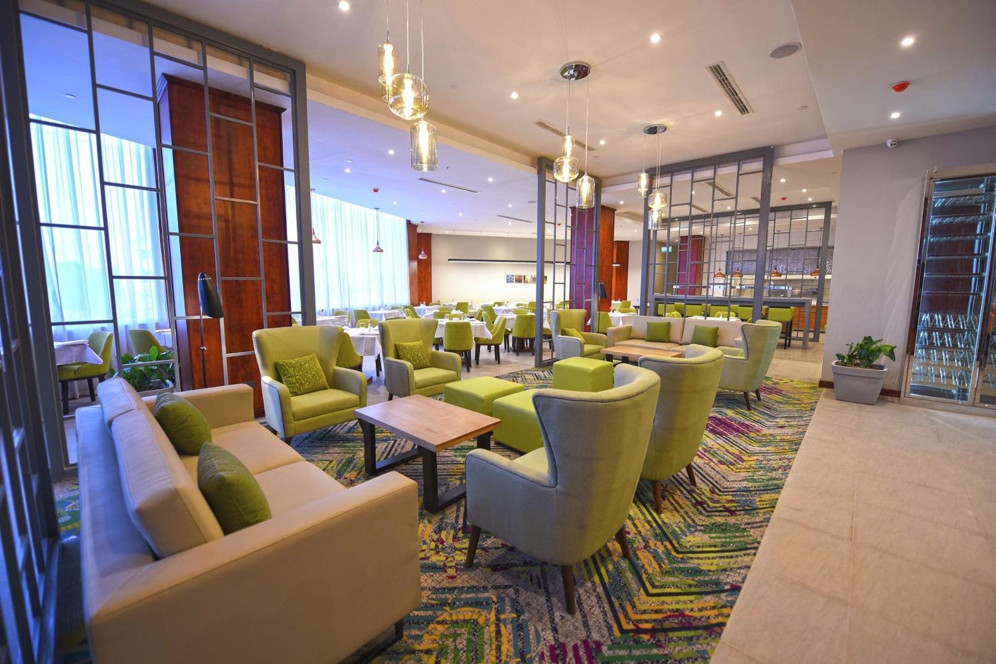 Hilton Garden Inn Кампала Екстер'єр фото