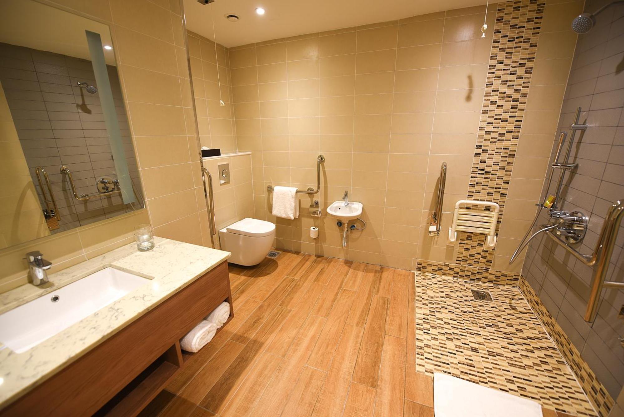 Hilton Garden Inn Кампала Екстер'єр фото